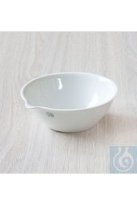 Evaporating dish with flat bottom and spout, Ø 151 x H 63 x V 620 ml Evaporating dish with flat...